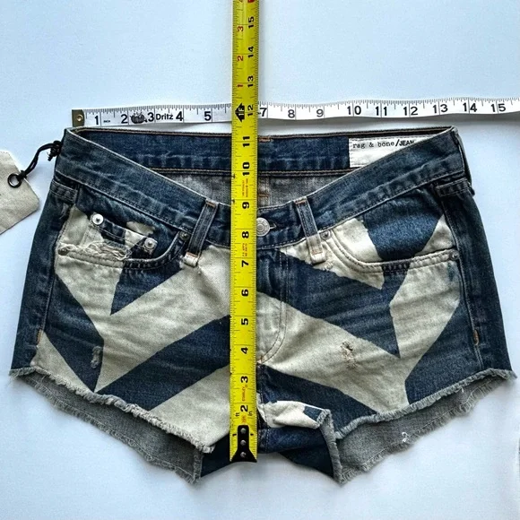 🌸NWT Rag & Bone Jean Shorts. Blue/White w/ Chevron/Diagonal Pattern.  Size: 24 - Picture 8 of 9